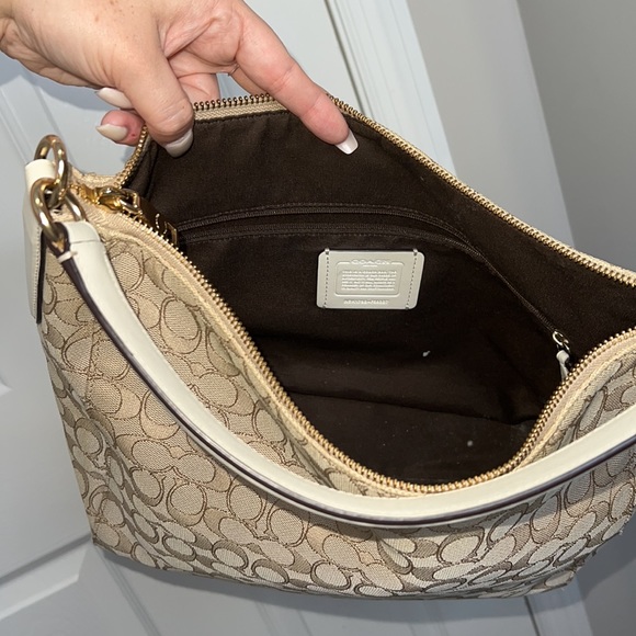 Coach Shoulder Bag - Picture 14 of 17